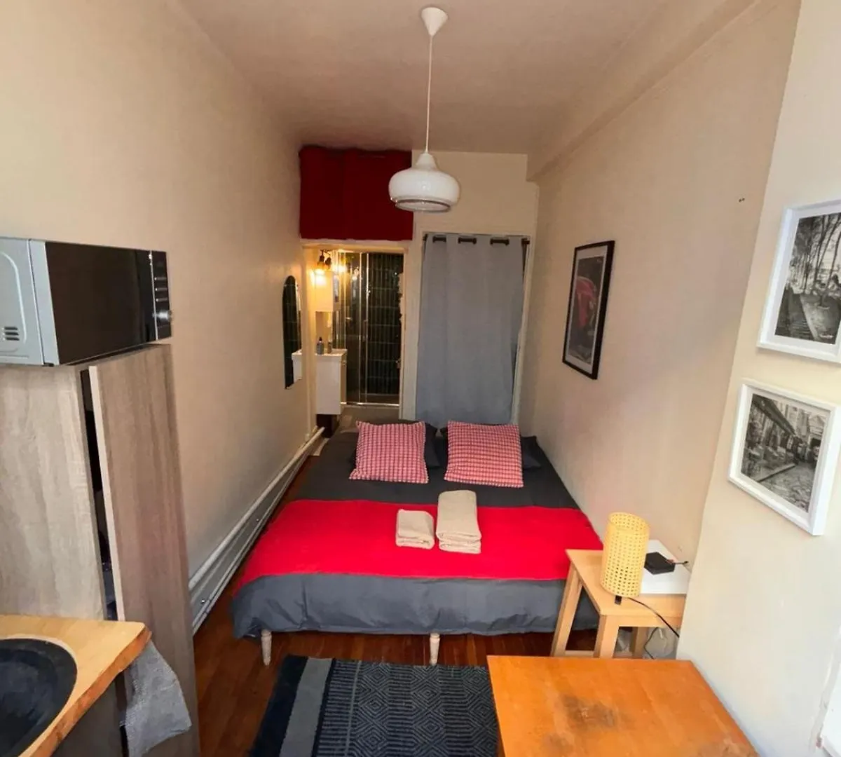Charmante Place A Deux Pas De La Tour Eiffel Homestay