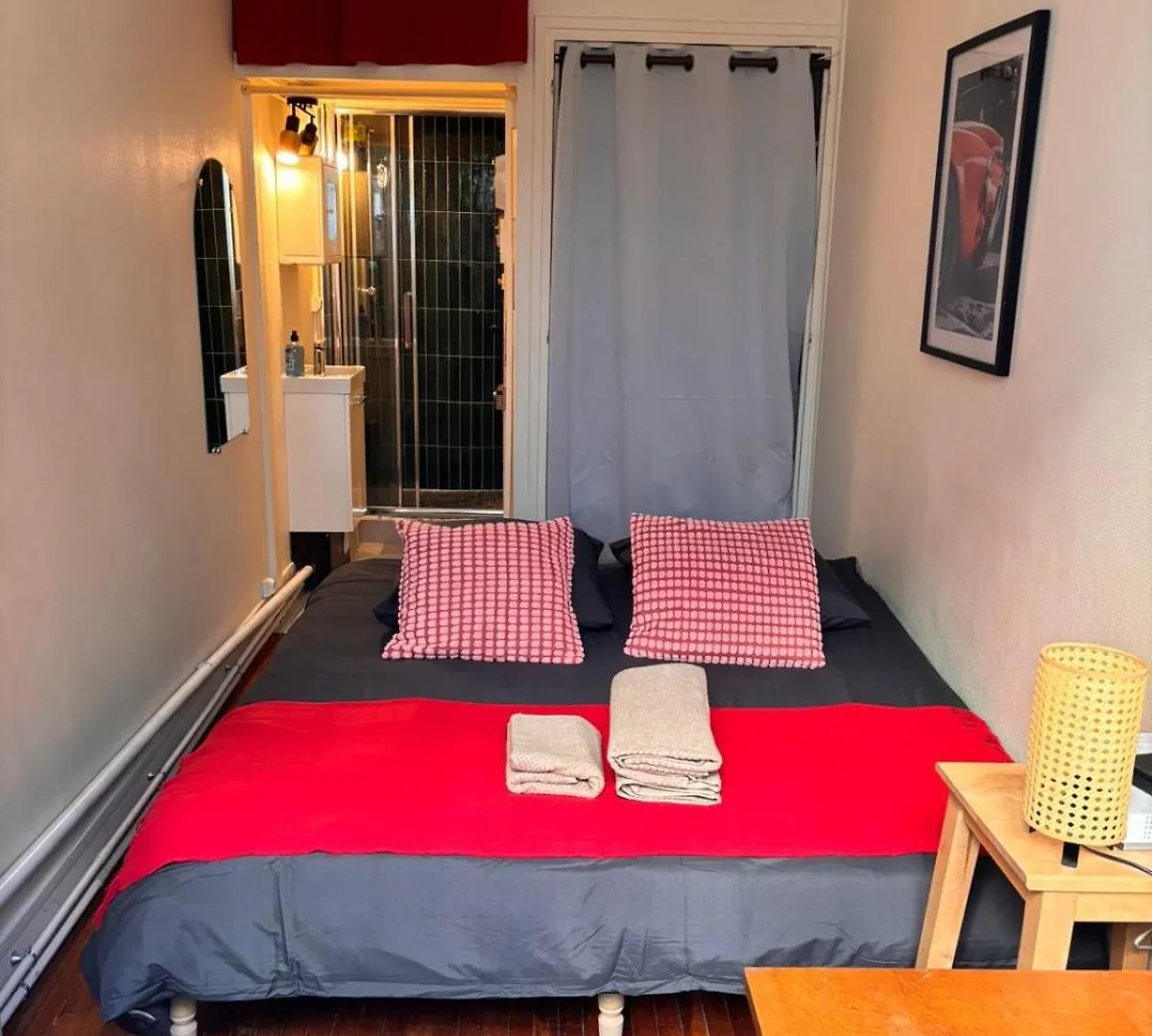 Homestay Charmante Place A Deux Pas De La Tour Eiffel Paris