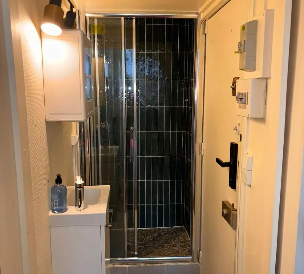 Charmante Place A Deux Pas De La Tour Eiffel Homestay *